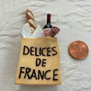 Hand Made in France 🇫🇷 original refrigerator magnet with typical picnic fare.